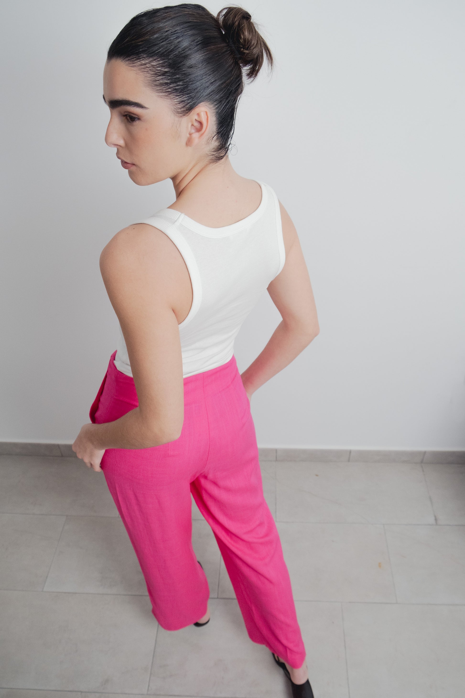 Pantalón lino fucsia recto mujer diseño nacional