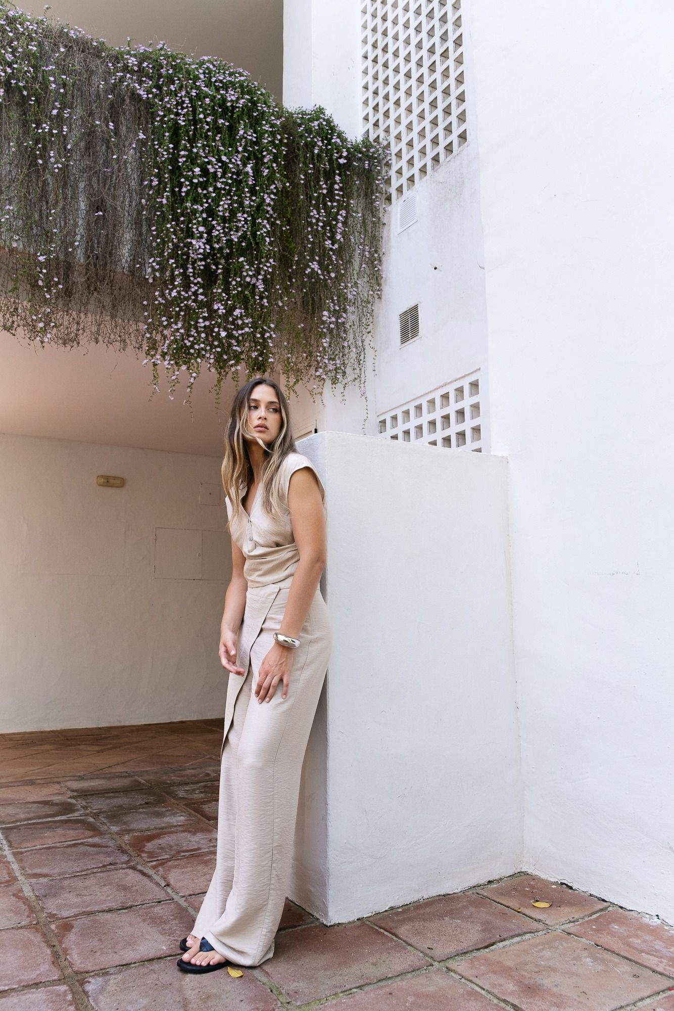 Pantalón pareo fluido beige tiro medio