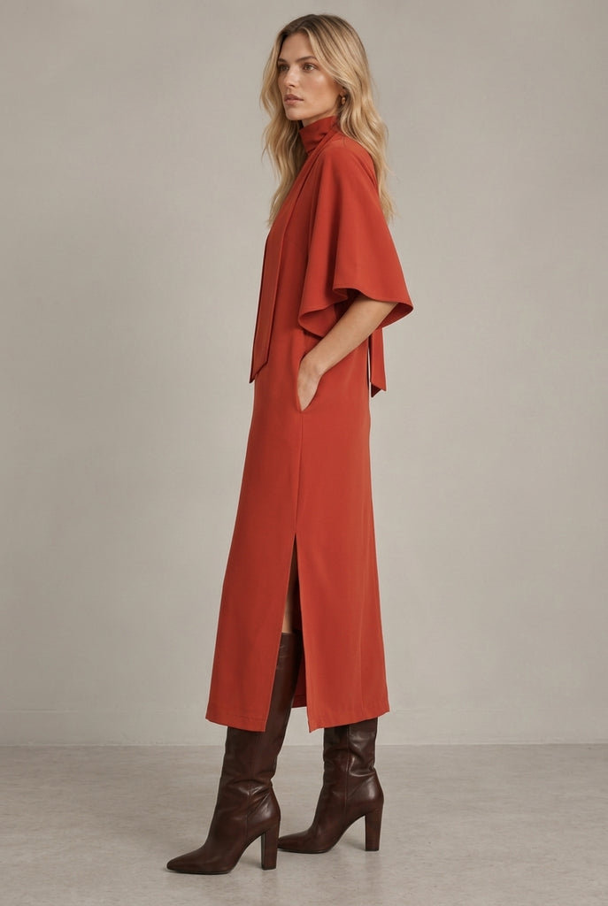 Vestido Midi Fluido de Cuello Alto Manga Capa con Aberturas y Cierre Posterior de Lazada