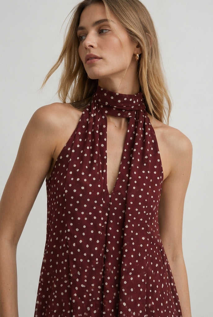 Vestido Corto Halter Estampado Lunares con Lazada Bajo Asimétrico y Forro Interior