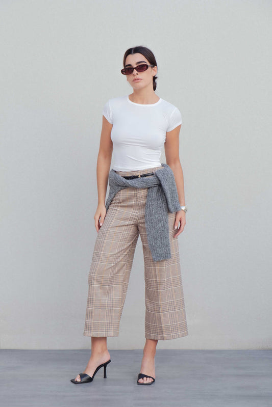 Pantalón culotte de cuadros con cinturón y hebilla metálica