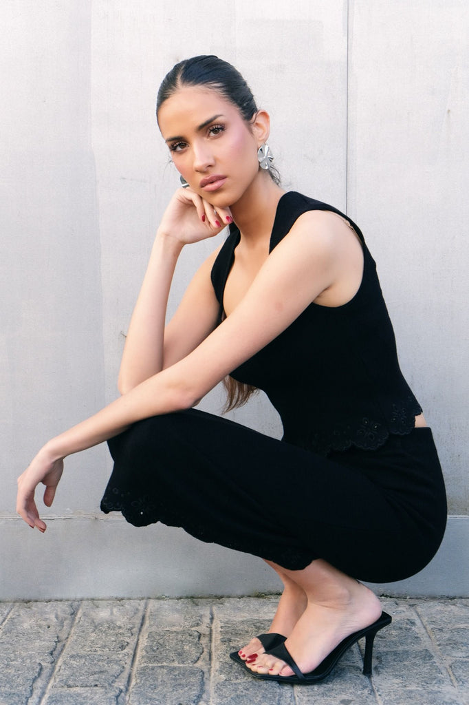 Falda Midi de Punto con Bordados