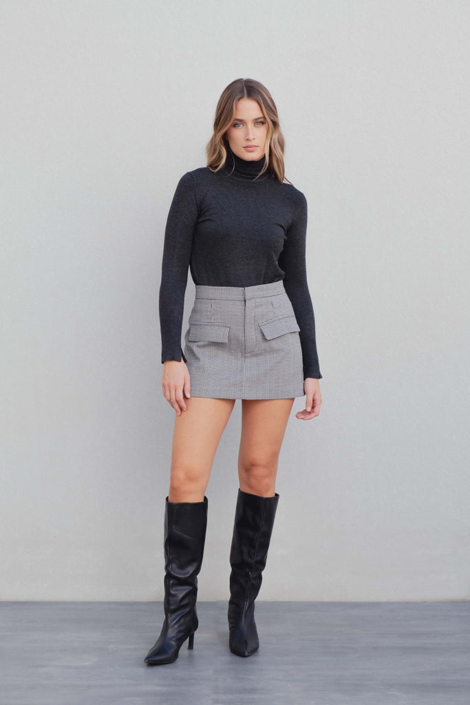 Falda pantalón mini de talle alto - Tela lisa