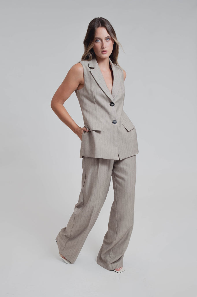 Pantalón de Pinzas con Raya Diplomática