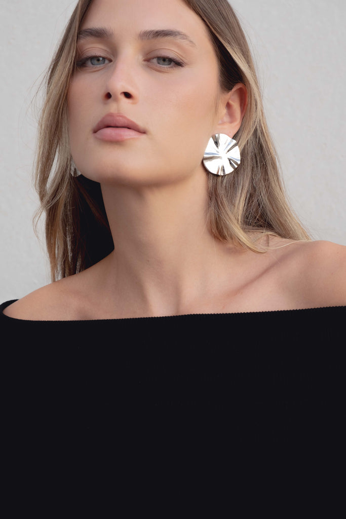 Jersey de punto suave con hombros descubiertos