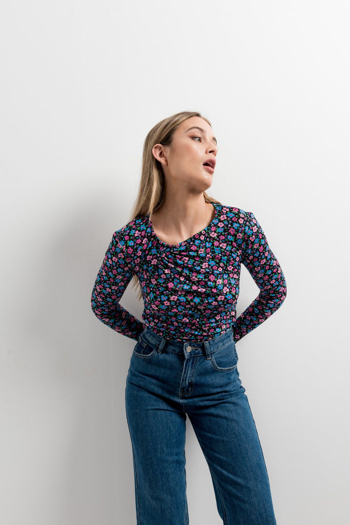 Camiseta asimétrica estampada de tirante fino