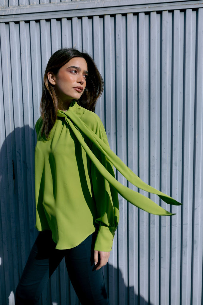 Camisa elegante con lazada en el cuello para mujer verde, blusa de manga larga satinada fluida de vestir oficina fiesta chic