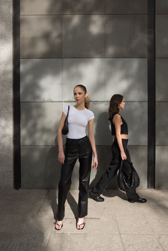 Pantalón pitillo efecto piel con forro elástico