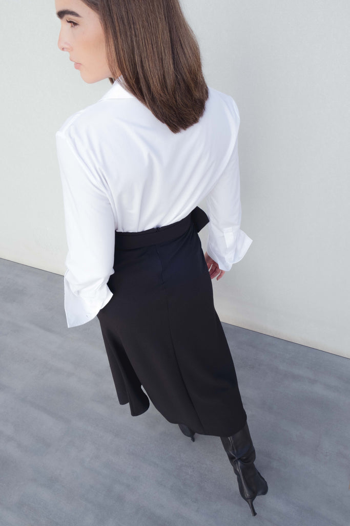 Falda midi de talle alto con cinturón a juego