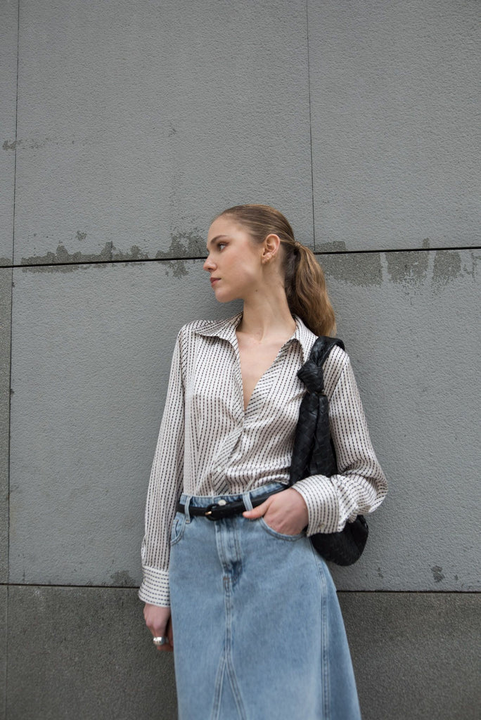 Camisa satinada de rayas finas - Oversize/Fluida