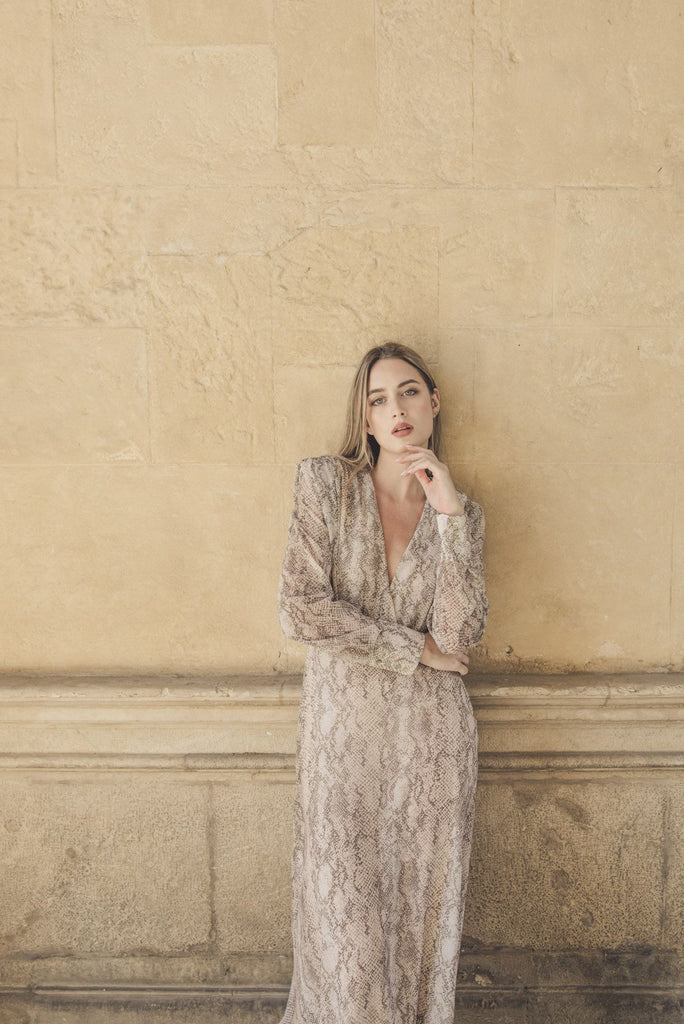 Vestido de gasa con estampado animal y volantes