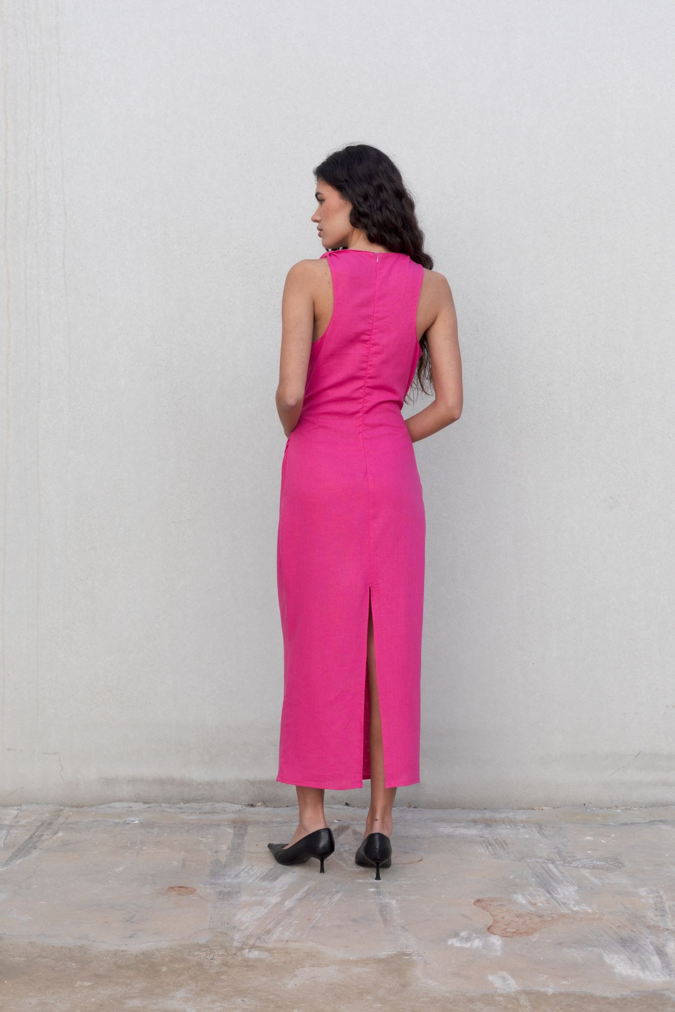 Vestido midi casual de lino para mujer de cuello redondo sin mangas, vestido ligero de diario liso con escote en V color rosa fucsia o beige
