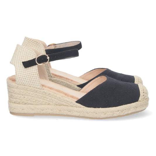Sandalias de cuña, alpargatas de cuña, sandalias esparteras, sandalias tendencia verano 2023, consigue hasta un 20 % de descuento con los cupones de Let’s Secrets CF-2198-Negro