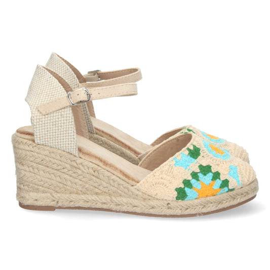 Sandalias de cuña, alpargatas de cuña, sandalias esparteras, sandalias tendencia verano 2023, descubre los cupones descuento de Let’s Secrets JNS-5P101-Beige