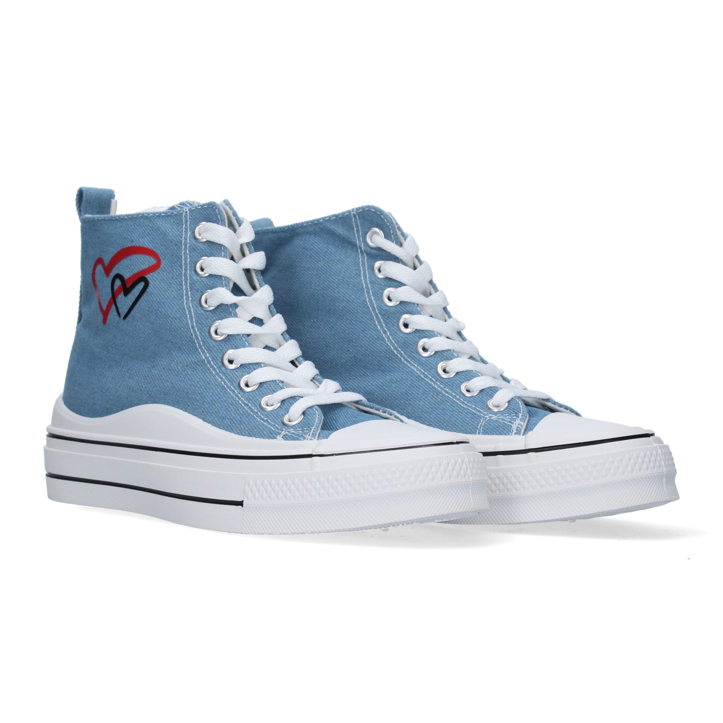 Deportiva estilo tenis de plataforma con cierre de cordones abotinada con diseño de corazón
