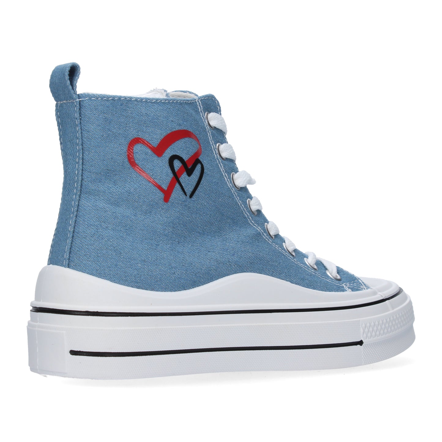 Deportiva estilo tenis de plataforma con cierre de cordones abotinada con diseño de corazón