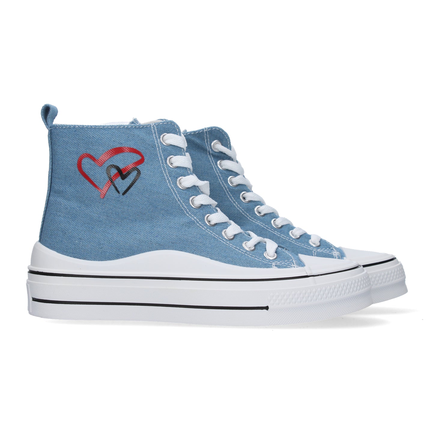 Deportiva estilo tenis de plataforma con cierre de cordones abotinada con diseño de corazón