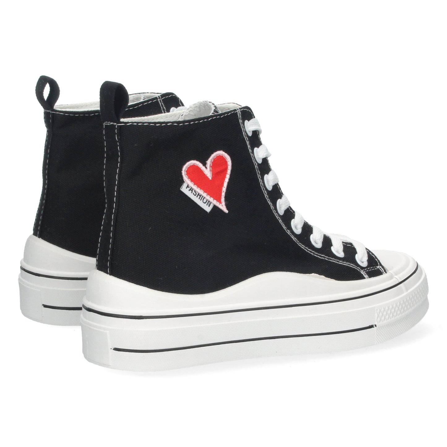 Zapatilla estilo Tenis color Negro Abotinada para Mujer Cómoda Detalle de Corazón Bordado Material de Lona y Cierre de Cordones
