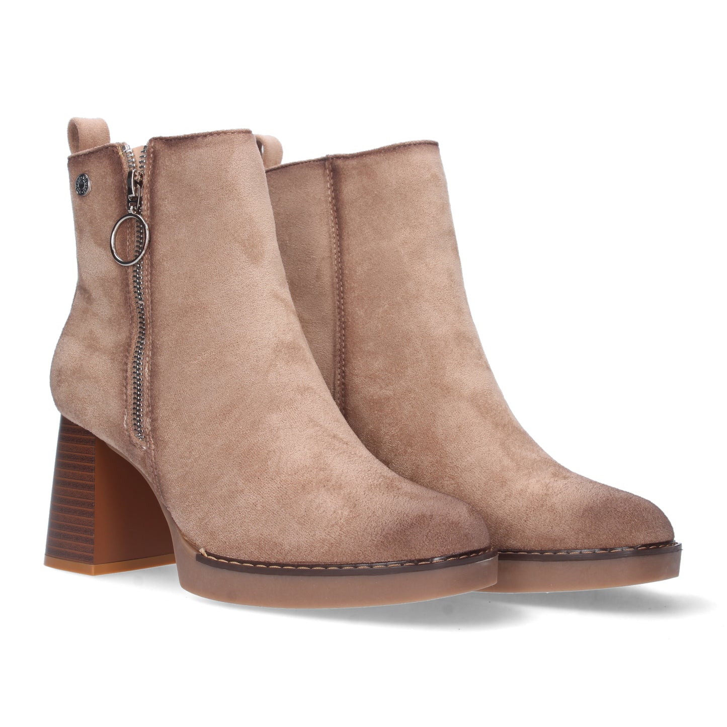 Botín mujer estampado liso con tirador y tachuela cierre de cremallera. Tacón recto